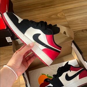 Nike Air Jordan Low - Black, White, Red